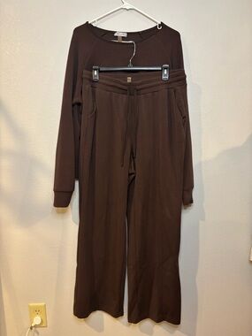 Cable & Gauge Sweat Set in Dark Brown